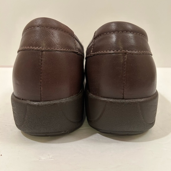 Dansko Embroidered Professional Clogs Slip resistant soles Brown Size 40 - Picture 4 of 9